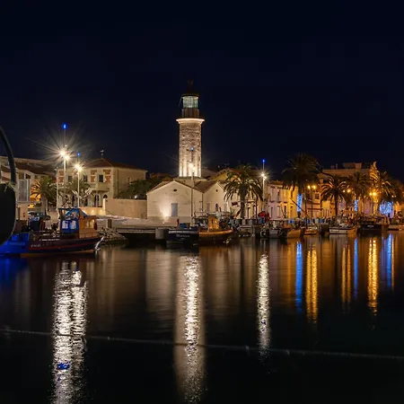 Hippocampe By Interhome Le Grau-du-Roi